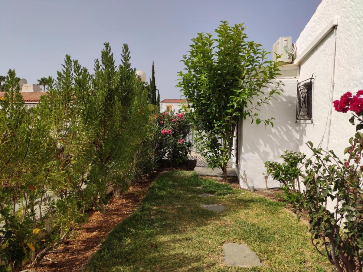 מספאלומס Lovely 2 Bedroom Bungalow With Parking מראה חיצוני תמונה