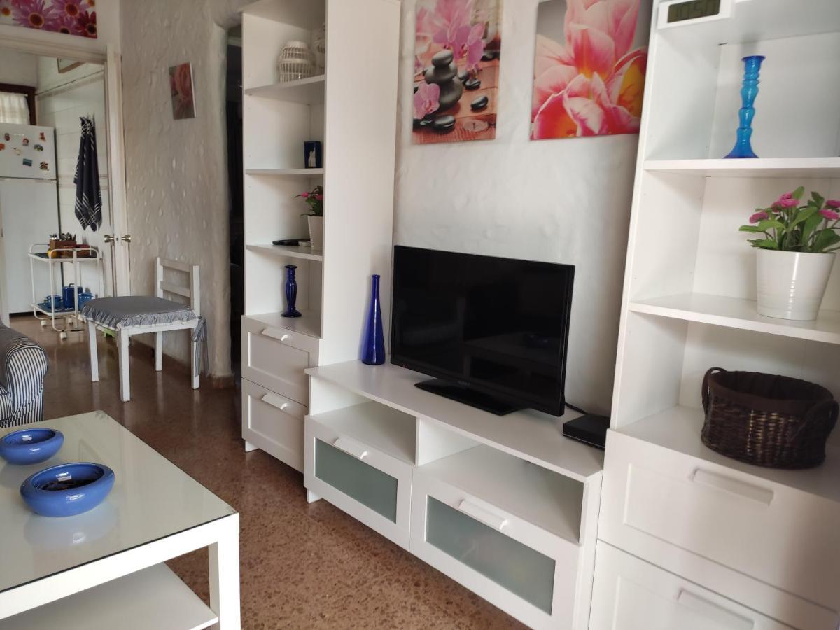 מספאלומס Lovely 2 Bedroom Bungalow With Parking מראה חיצוני תמונה