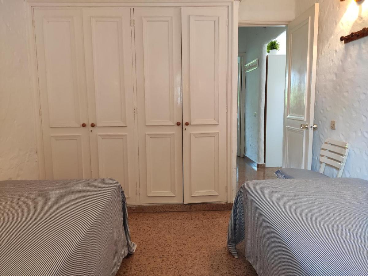 מספאלומס Lovely 2 Bedroom Bungalow With Parking מראה חיצוני תמונה