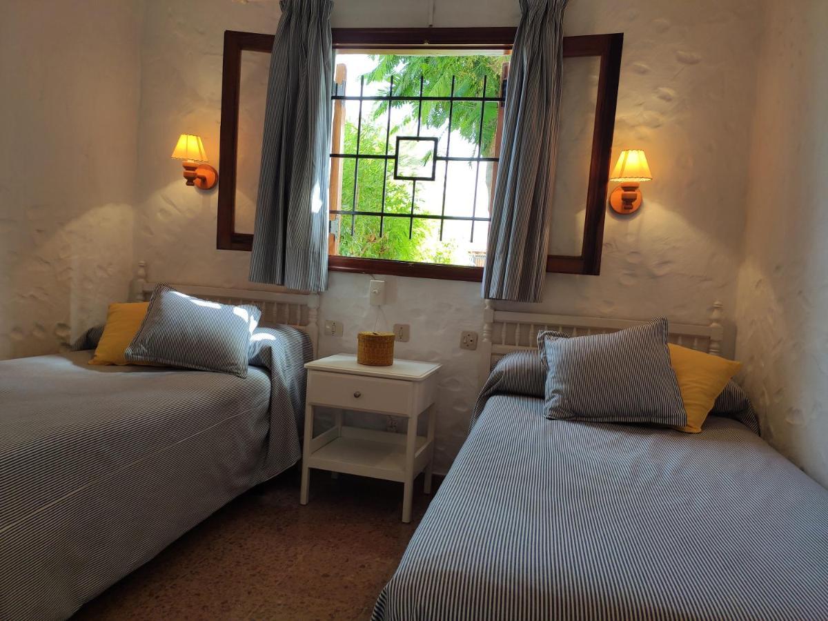 מספאלומס Lovely 2 Bedroom Bungalow With Parking מראה חיצוני תמונה